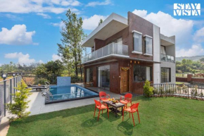 StayVista at Brick & Beam with Private Plunge Pool, Lawn, BBQ and Bonfire
